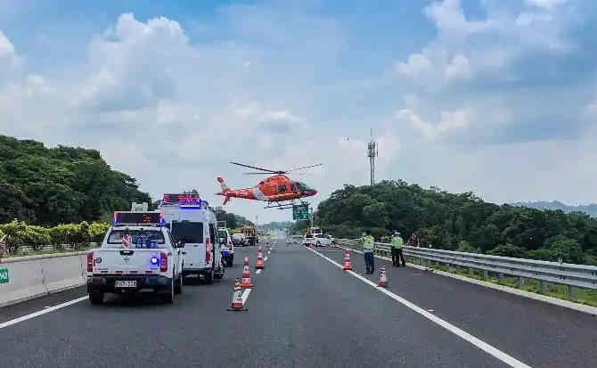 青神高速公路汽车救援案例